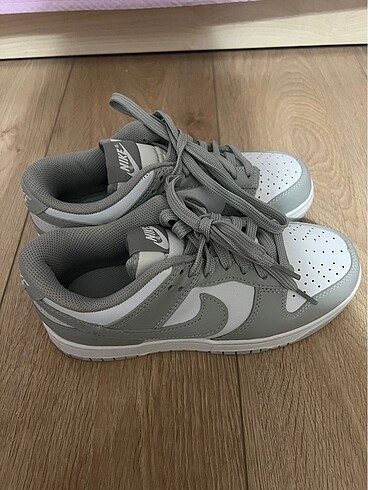 gri nike low dunk