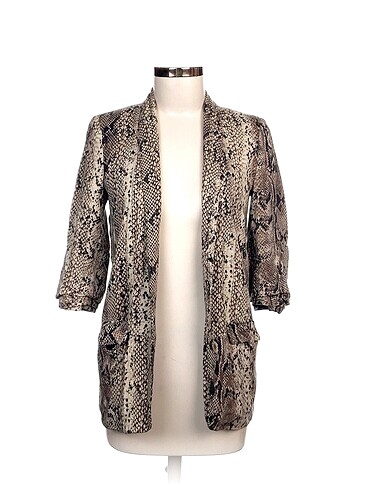 Stradivarius Blazer %70 İndirimli.