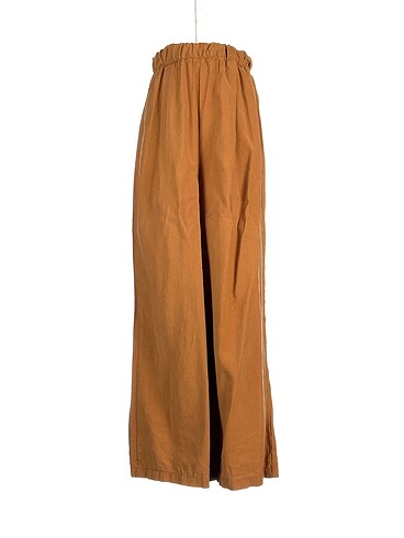 Pull and Bear Kumaş Pantolon %70 İndirimli.
