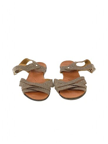 40 Beden PreLoved Sandalet %70 İndirimli.