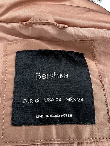 xs Beden çeşitli Renk Bershka Mont %70 İndirimli.