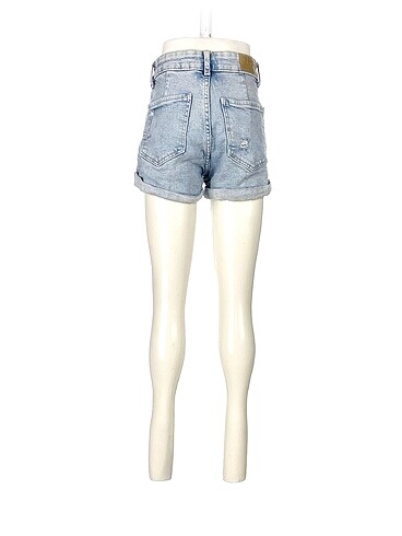 32 Beden Bershka Mini Şort %70 İndirimli.