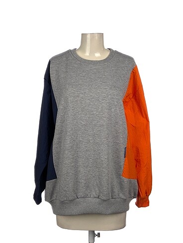 Diğer Sweatshirt %70 İndirimli.