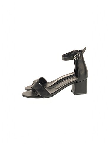 PreLoved Sandalet %70 İndirimli.