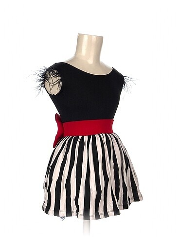 Diğer PreLoved Kısa Elbise %70 İndirimli.