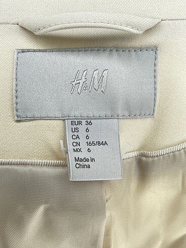 36 Beden beyaz Renk H&M Blazer %70 İndirimli.