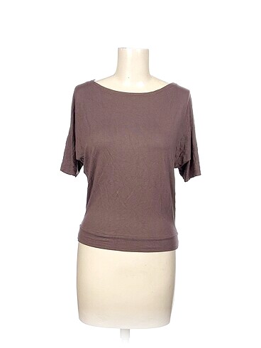 PreLoved T-shirt %70 İndirimli.
