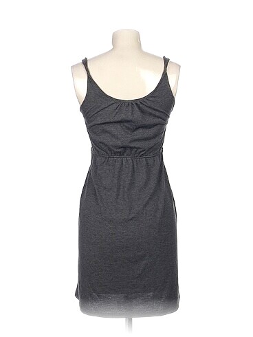 m Beden PreLoved Kısa Elbise %70 İndirimli.