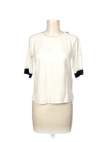 Zara T-shirt %70 İndirimli.