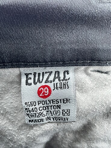 29 Beden siyah Renk PreLoved Skinny %70 İndirimli.