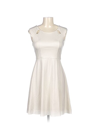 PreLoved Kısa Elbise %70 İndirimli.
