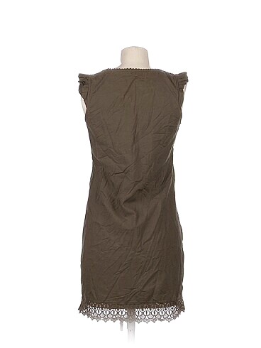 m Beden PreLoved Kısa Elbise %70 İndirimli.