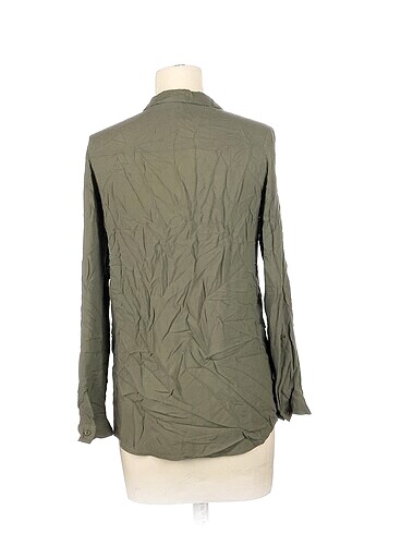 34 Beden H&M Gömlek %70 İndirimli.