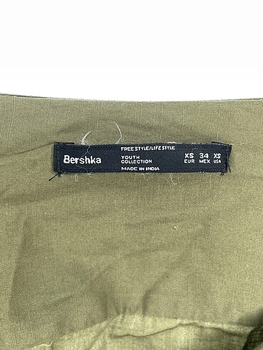 xs Beden haki Renk Bershka Gömlek %70 İndirimli.