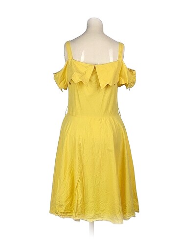 s Beden PreLoved Kısa Elbise %70 İndirimli.