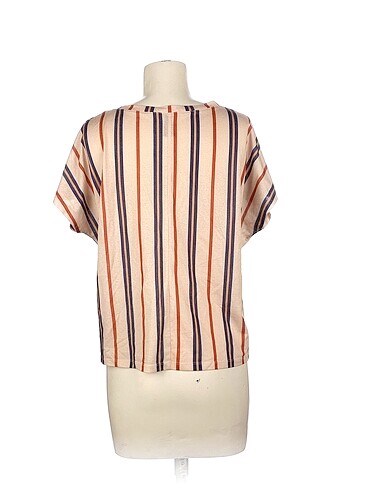 xl Beden Defacto T-shirt %70 İndirimli.