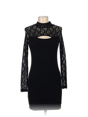 PreLoved Kısa Elbise %70 İndirimli.