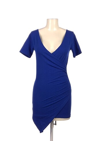 PreLoved Kısa Elbise %70 İndirimli.