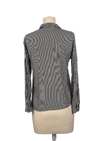 l Beden PreLoved Gömlek %70 İndirimli.