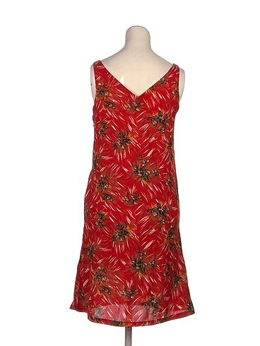 m Beden PreLoved Kısa Elbise %70 İndirimli.