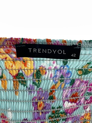 42 Beden çeşitli Renk Trendyol & Milla Bluz %70 İndirimli.