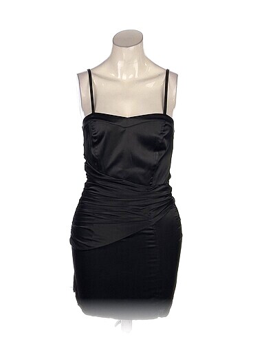 PreLoved Kısa Elbise %70 İndirimli.
