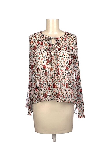 Stradivarius Bluz %70 İndirimli.