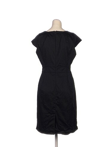 44 Beden PreLoved Kısa Elbise %70 İndirimli.