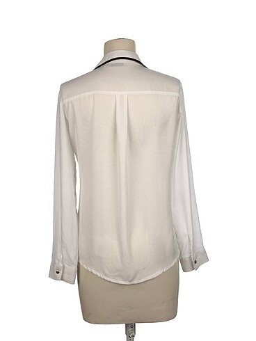 l Beden PreLoved Bluz %70 İndirimli.