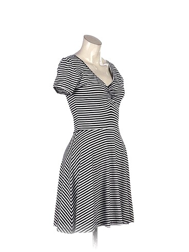 Vintage Love PreLoved Kısa Elbise %70 İndirimli.