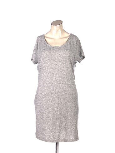 PreLoved Kısa Elbise %70 İndirimli.