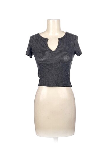 PreLoved T-shirt %70 İndirimli.