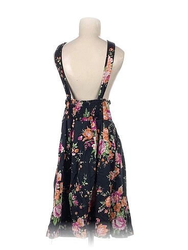 s Beden PreLoved Kısa Elbise %70 İndirimli.