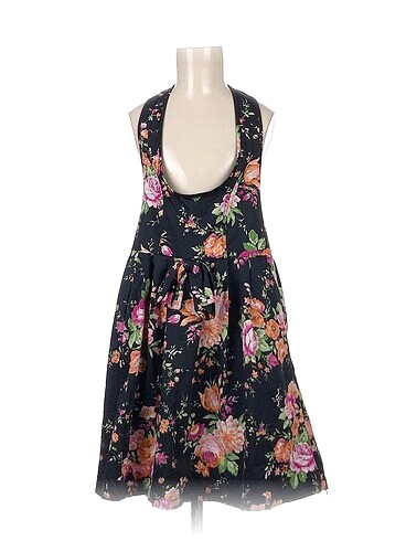PreLoved Kısa Elbise %70 İndirimli.