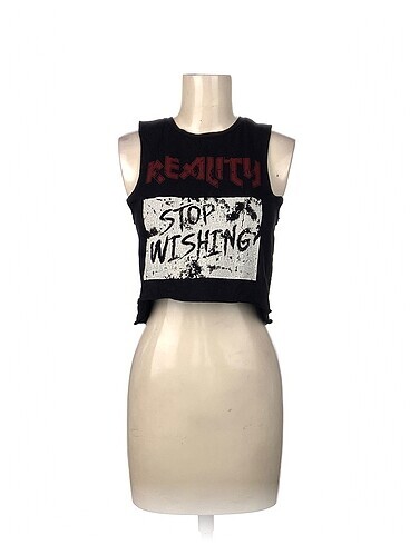 Bershka T-shirt %70 İndirimli.