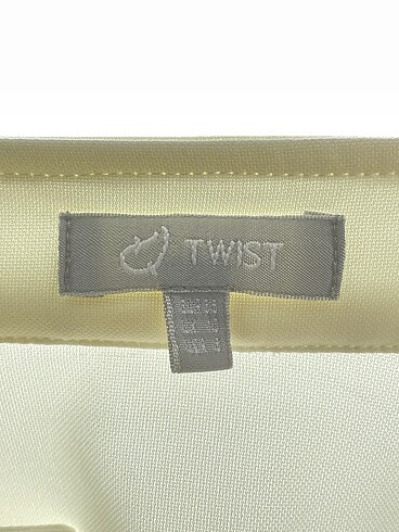 38 Beden beyaz Renk Twist Bluz %70 İndirimli.