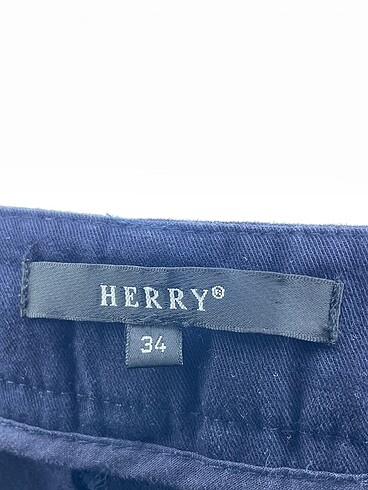 34 Beden lacivert Renk Herry Bermuda / Kapri %70 İndirimli.