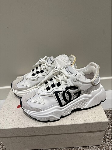 37,5 Beden orijinal dolce & gabbana kadın sneaker