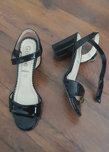 Siyah Rugan Stiletto Topuklu Kadın Ayakkabı - Görsel 2