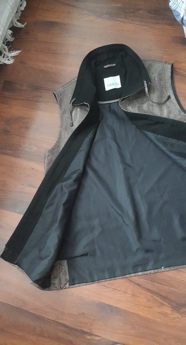 Gri Yılan Desenli Deri Kolsuz Yelek - Görsel 4