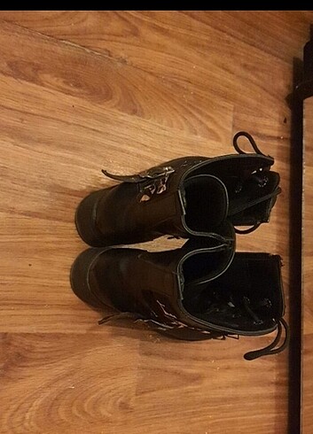 Siyah az topuklu bot - Görsel 2