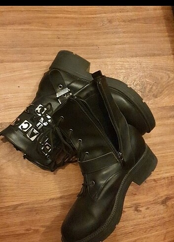 Siyah az topuklu bot - Görsel 8