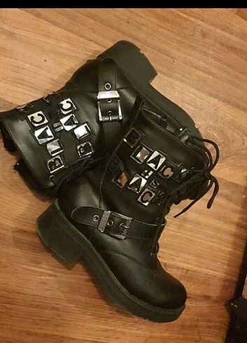 Siyah az topuklu bot - Görsel 9