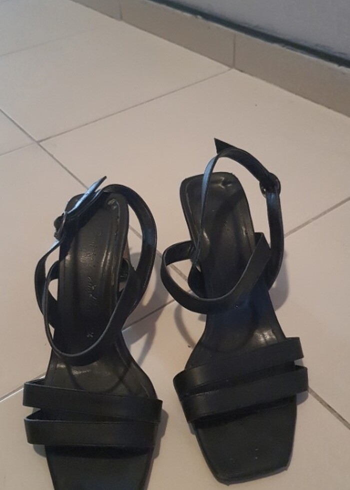 Siyah bantli yazlık ayakkabi - Görsel 2