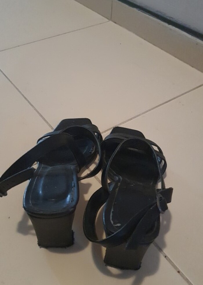 Siyah bantli yazlık ayakkabi - Görsel 4