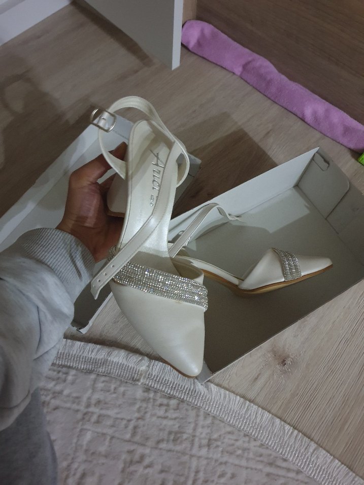 Beyaz Tokalı Yüksek Topuklu Kadın Abiye Ayakkabı - Görsel 2