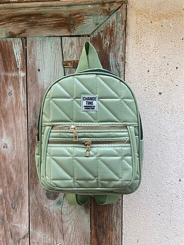 Mint yeşili deri sırt çantası