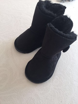 Ugg bebek bot
