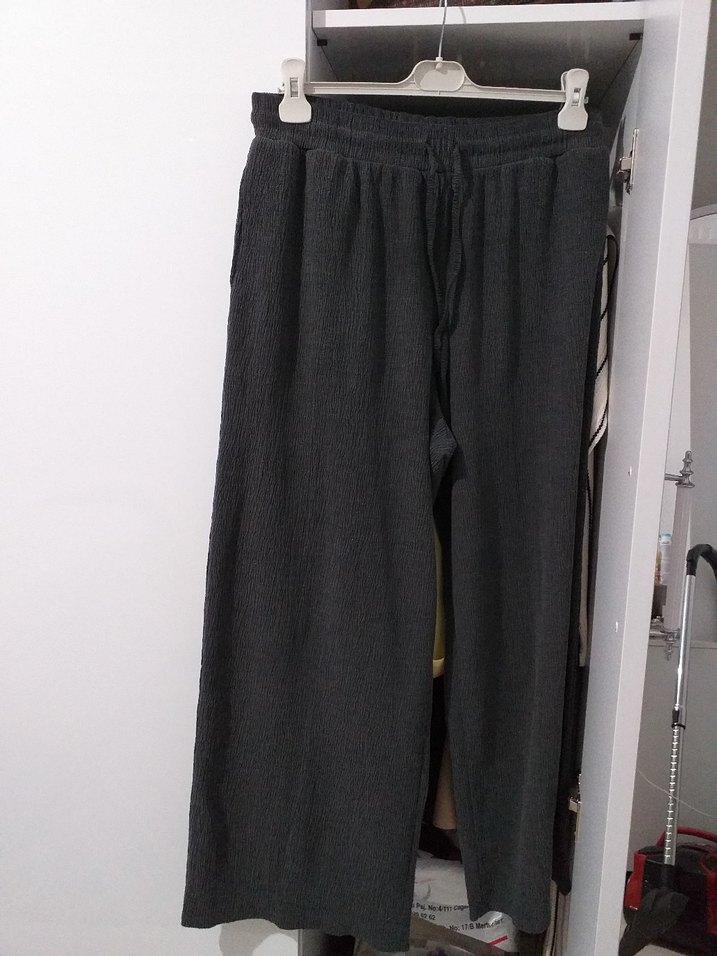 Gri Kadın Keten Pilili Rahat Pantolon - Görsel 2