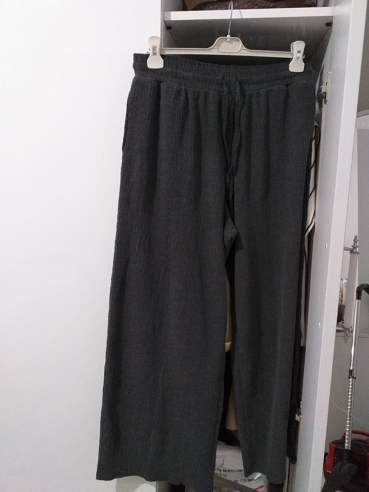 Gri Kadın Keten Pilili Rahat Pantolon - Görsel 3